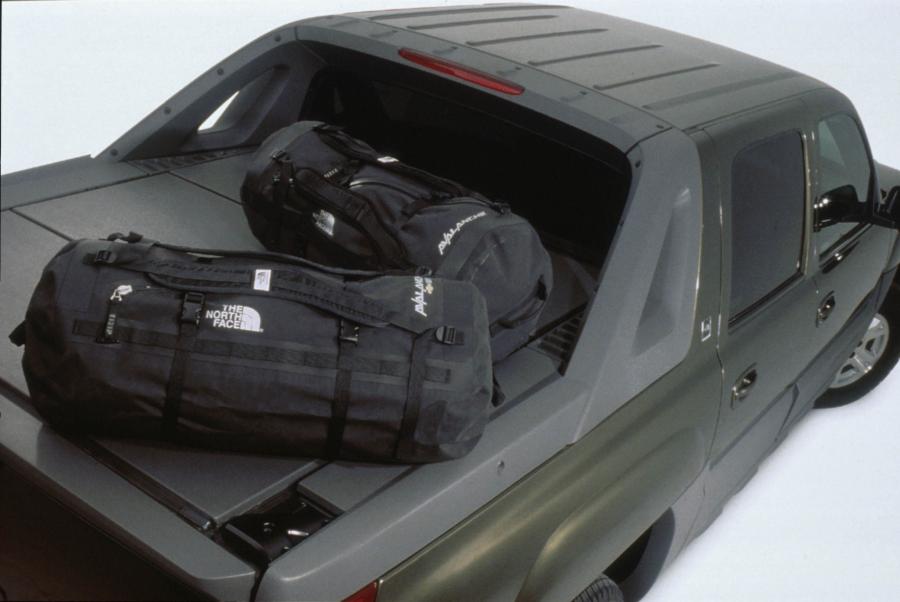  Chevrolet Avalanche 2002 года  (фото 48 из 93)